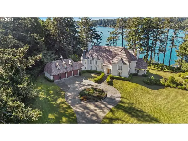 5255 Salal Ct, Florence, OR 97439