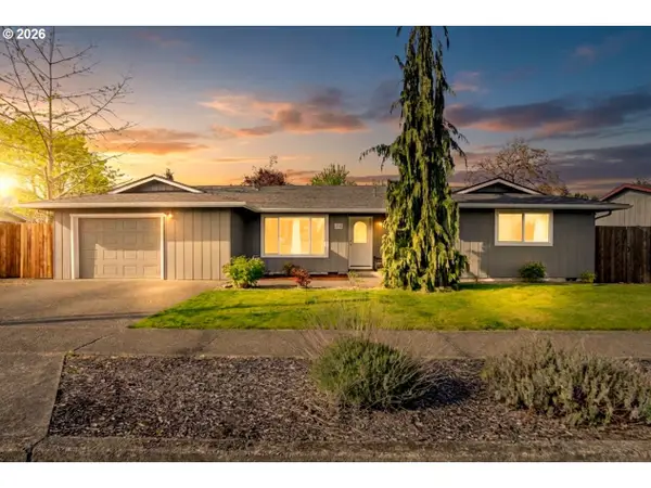 513 E Hollister St, Stayton, OR 97383