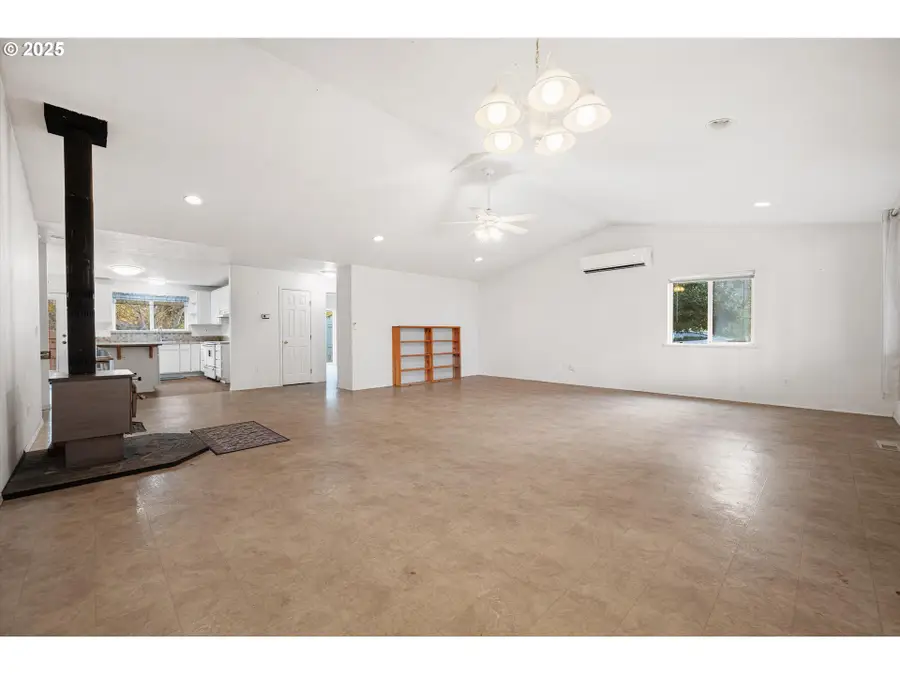 9620 Wells Landing Rd, Independence, OR 97351 - Image #3