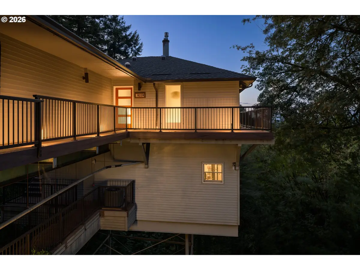 2445 SW Montgomery Dr, Portland, OR 97201 - #1