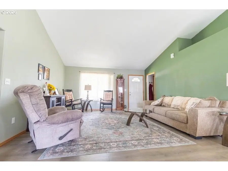 2910 Misty Ave, La Grande, OR 97850 - #3