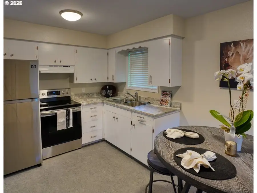 701 NE Church Pl, White Salmon, WA 98672 - #2