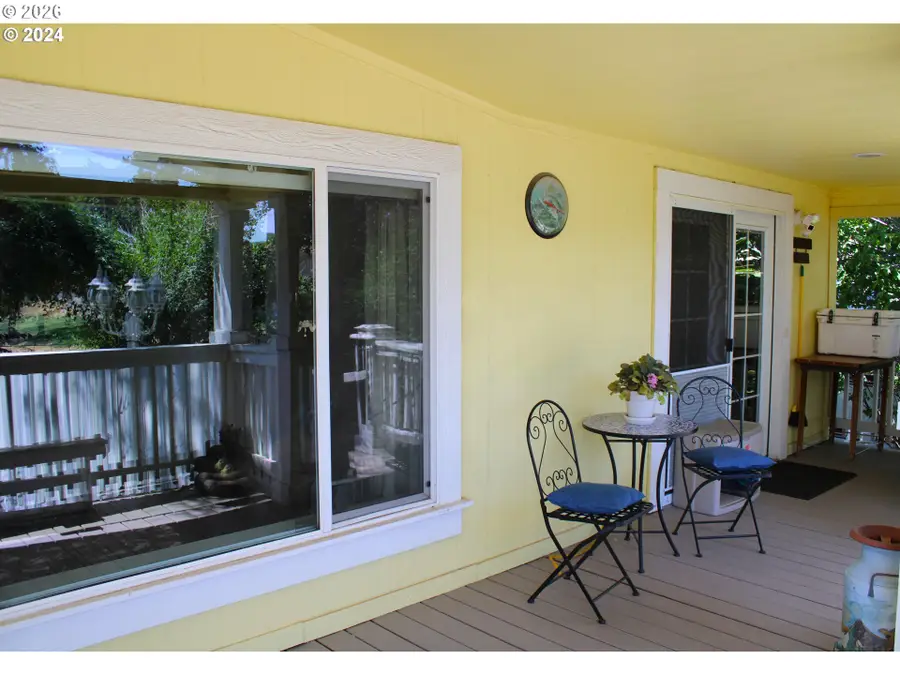 707 Harrison St, Wasco, OR 97065 - #3
