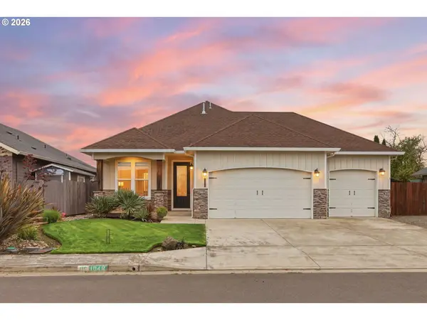 1046 Green Meadows Ave, JunctionCity, OR 97448