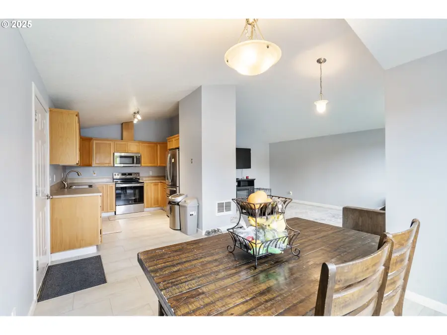 453 N 11th St, Saint Helens, OR 97051 - Image #3