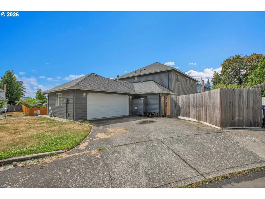 1802 NW Bella Vista Ave, Gresham, OR 97030 - #2