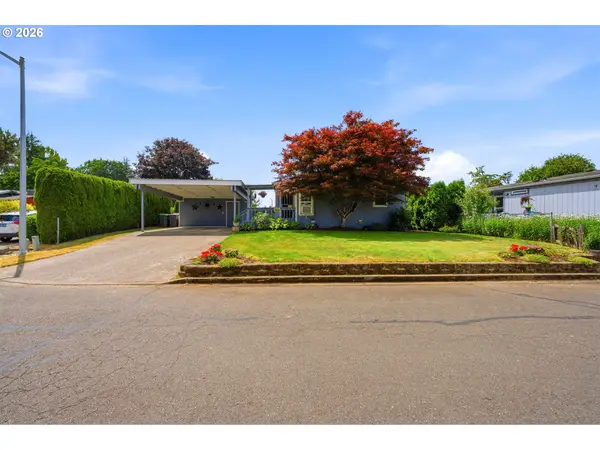655 NE Burnett Rd #15, McMinnville, OR 97128