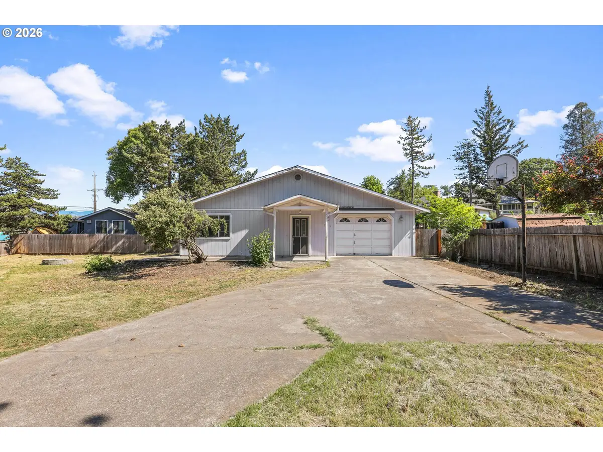 540 Oak Knoll Dr, Ashland, OR 97520 - #1