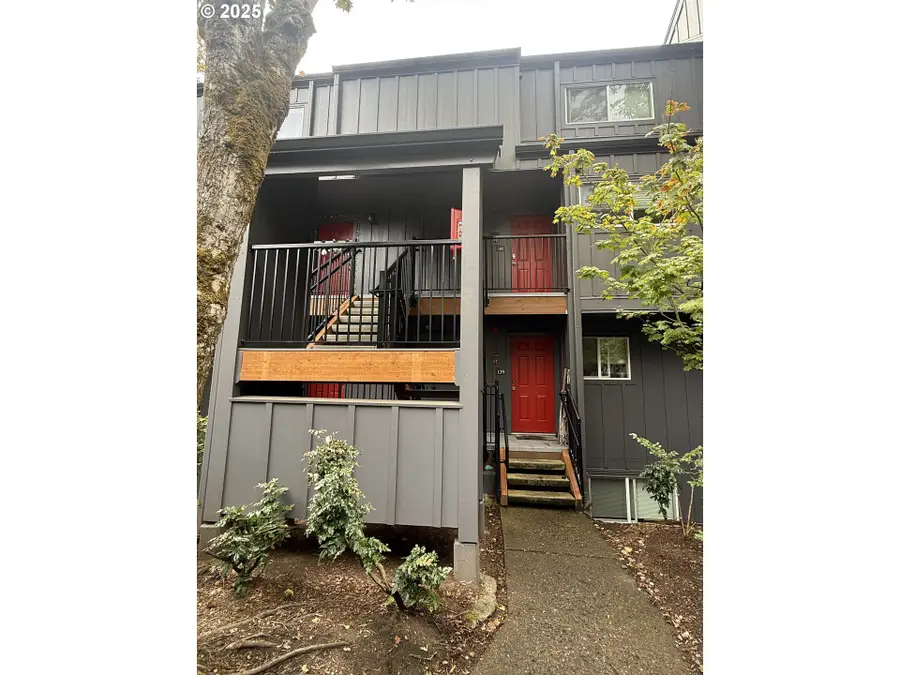 4 Touchstone Dr #141, Lake Oswego, OR 97035 - Image #2