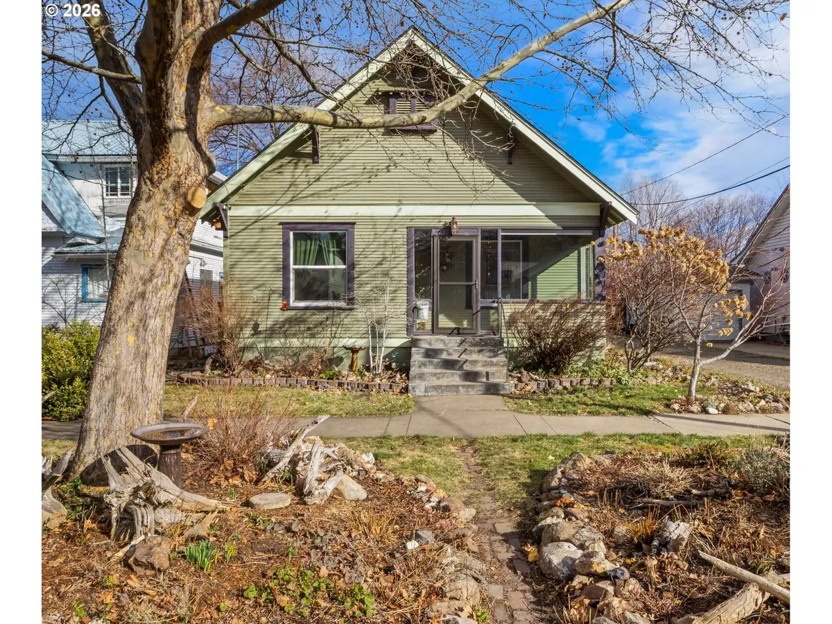 1305 9th St, La Grande, OR 97850 - #1