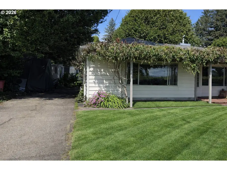 67623 E Bay Rd, Glasgow, OR 97459 - #2