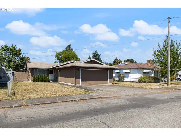 105 SE Berry St, Lebanon, OR 97355