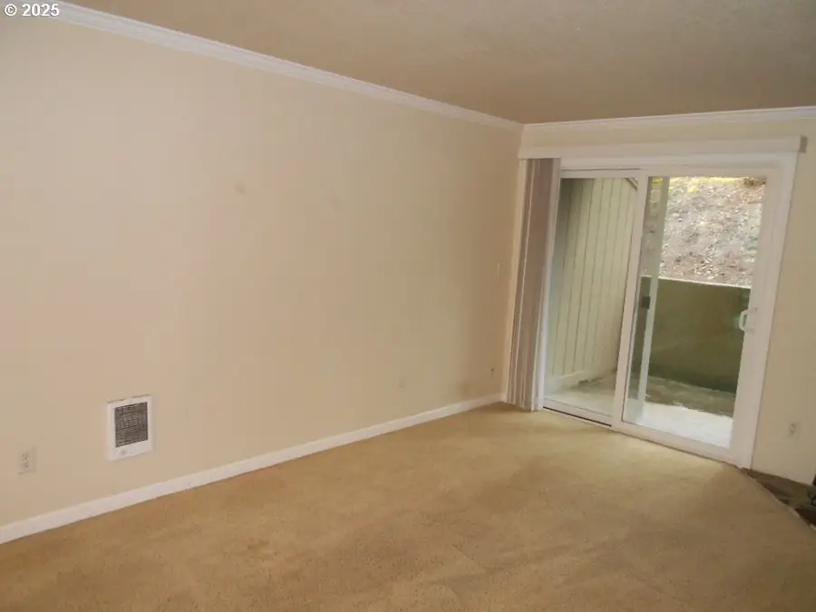 2680 SW 87th Ave #8, Portland, OR 97225 - #3