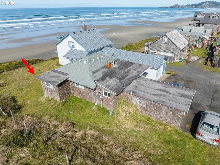 35 NW Dolphin St, Newport, OR 97365 - #2