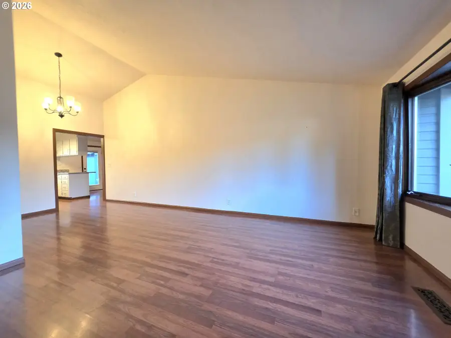 2916 Elysium Ave, Eugene, OR 97401 - #3