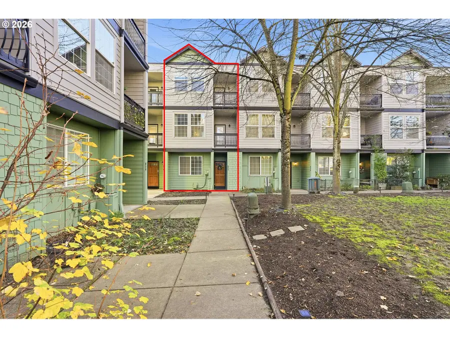 844 SE Woodrow Ln, Hillsboro, OR 97123 - Image #2