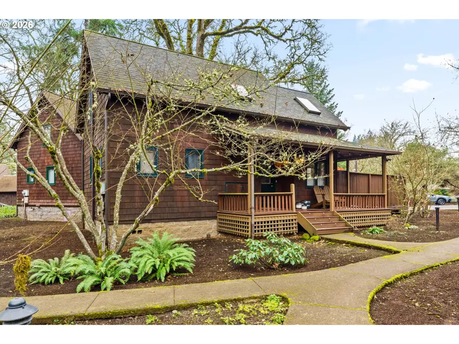 217 Spyglass Dr, Eugene, OR 97401 - Image #2