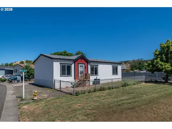105 NW Stephanie Ct, Winston, OR 97496