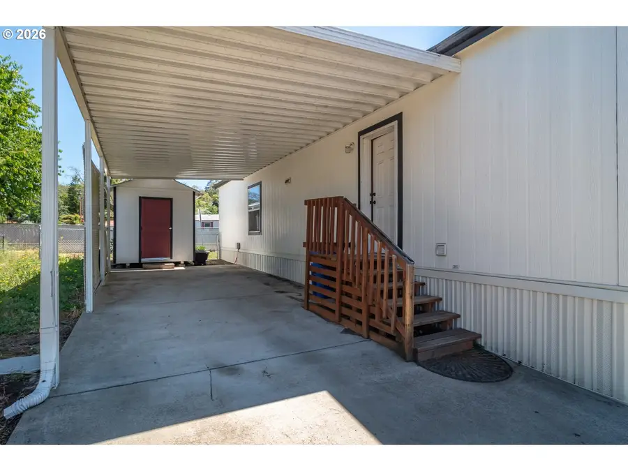 105 NW Stephanie Ct, Winston, OR 97496 - #3