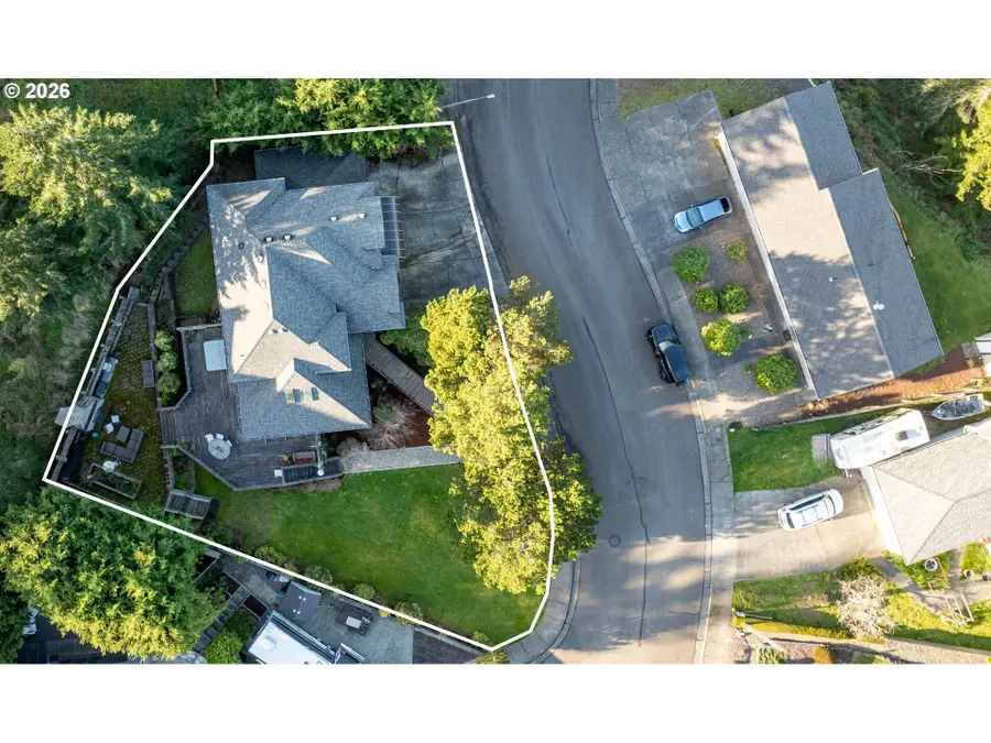 2024 Cedar Ct, North Bend, OR 97459 - #2