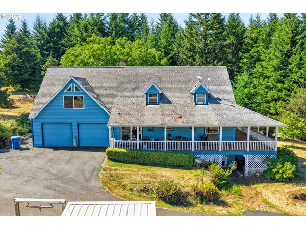 4384 NE Crooked Finger Rd, ScottsMills, OR 97375