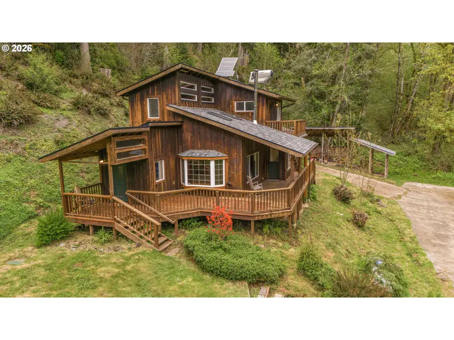 93537 Deadwood Creek Rd, Deadwood, OR 97430 - #2