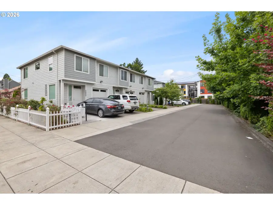 2896 SE 87th Ave, Portland, OR 97266 - #2