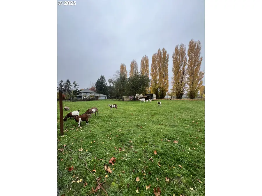 9070 SE Morgan Ln, McMinnville, OR 97128 - Image #2