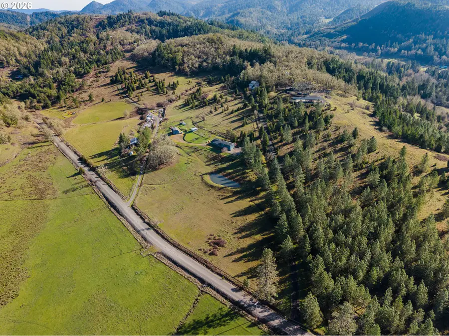 481 Strader Rd, Roseburg, OR 97470 - #2