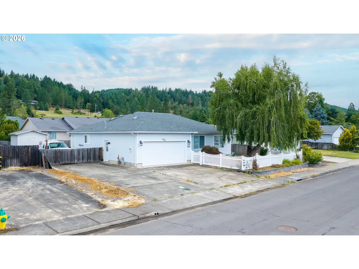 1203 E Second Ave, Sutherlin, OR 97479 - #1