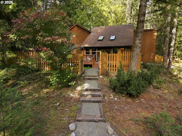69881 E Alpine North Ct, Rhododendron, OR 97049