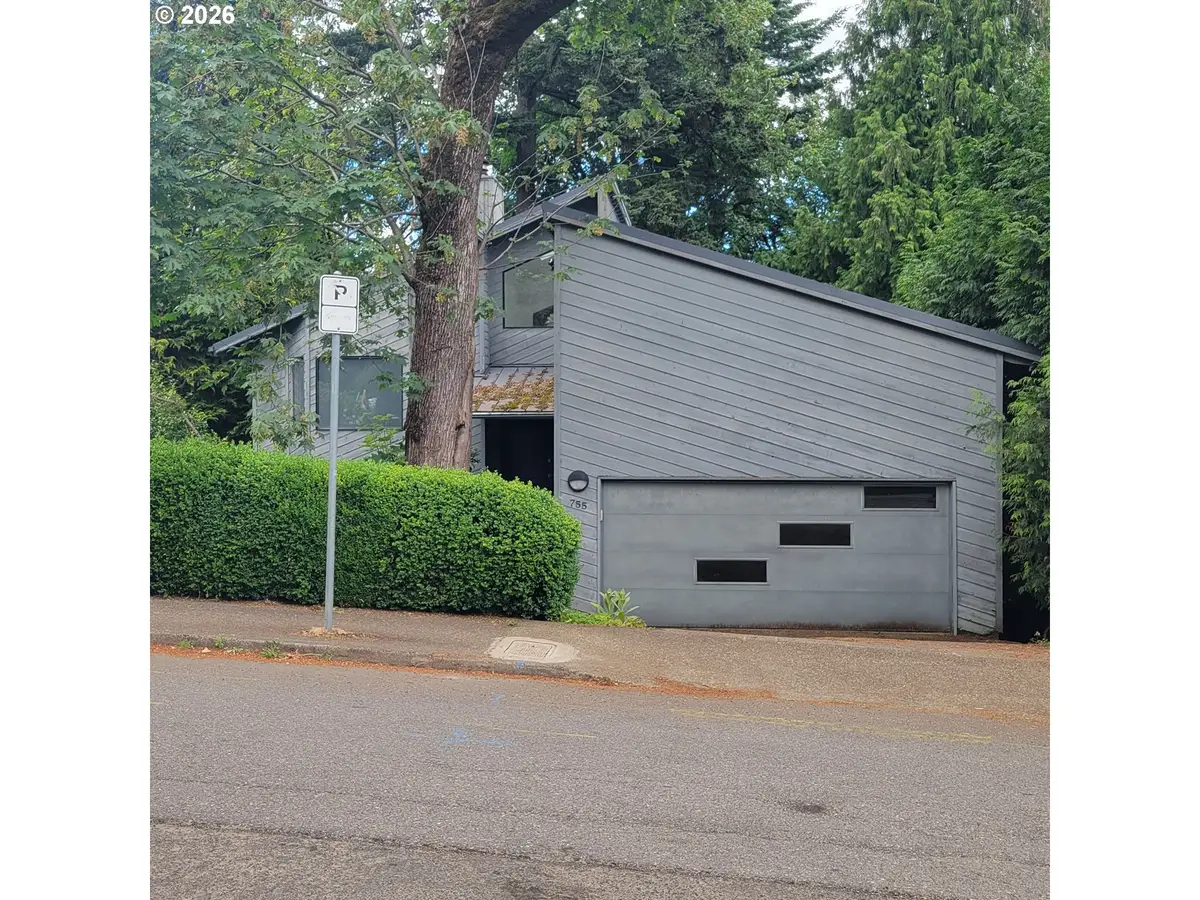 755 SW Chestnut St, Portland, OR 97219 - #1