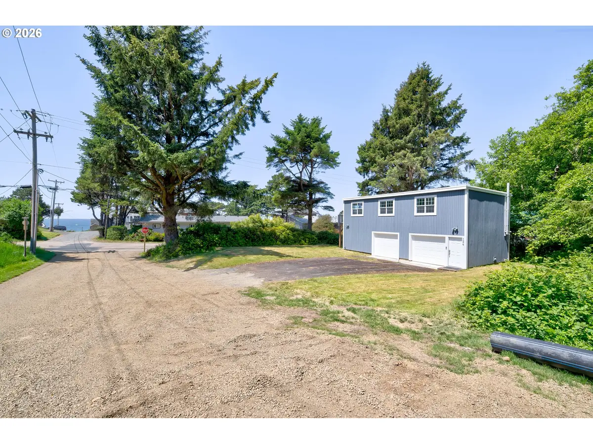 124 E Sitka St, Cannon Beach, OR 97110 - #1