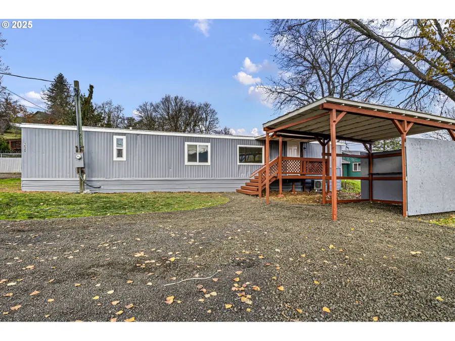 250 Jorgen St, Winston, OR 97496 - Image #2