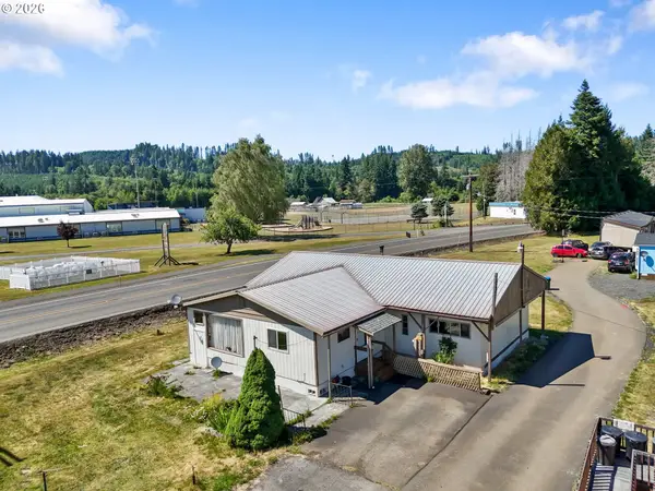 520 N Main St #F, PeEll, WA 98572