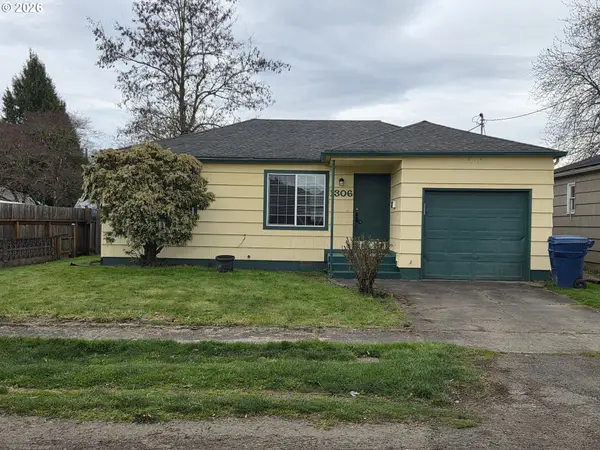 1306 S 3rd Ave, Kelso, WA 98626