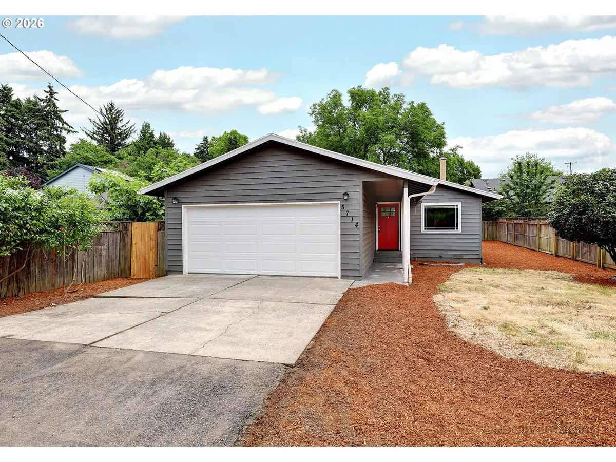 5714 NE Ainsworth St, Portland, OR 97218 - #1