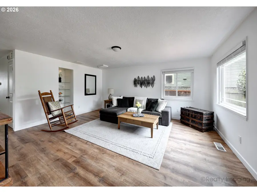 5714 NE Ainsworth St, Portland, OR 97218 - #2