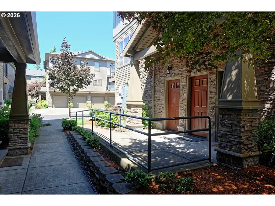 618 NE Garswood Ln, Hillsboro, OR 97006 - #3