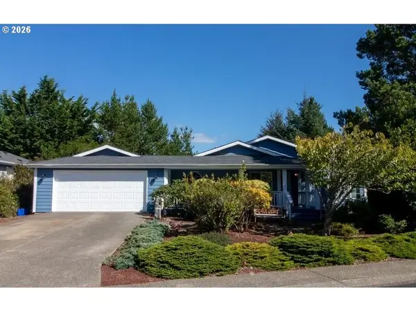 512 Robin Ln, Florence, OR 97439