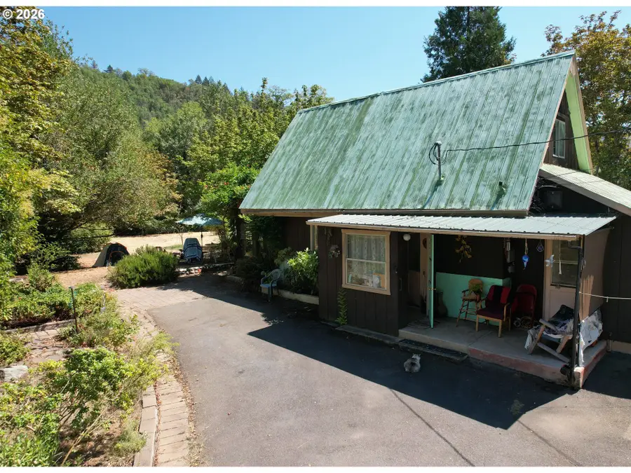 185 Ecklund St, Canyonville, OR 97417 - #2