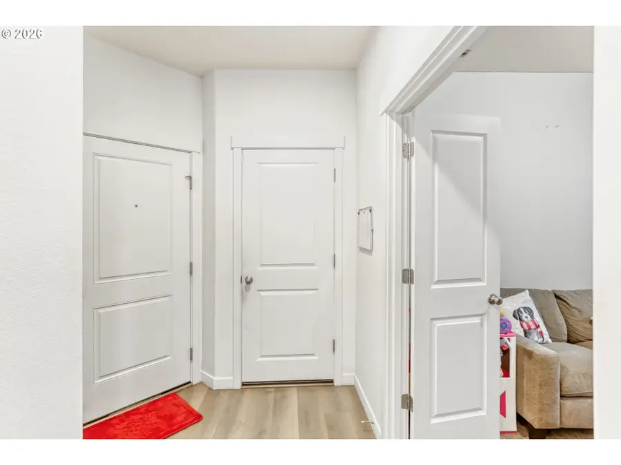 825 S 23rd Ave, Cornelius, OR 97113 - #3