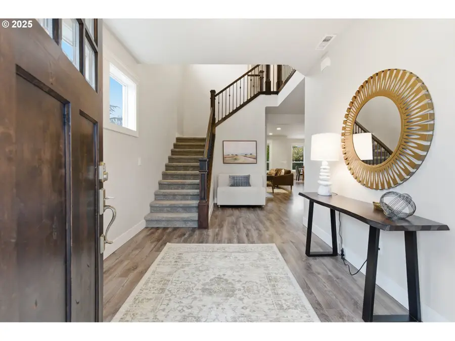 959 N Noble Loop, Ridgefield, WA 98642 - Image #2