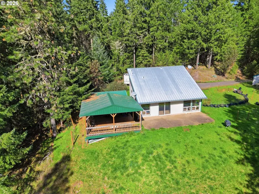 28460 Sutherlin Ln, Eugene, OR 97405 - #3