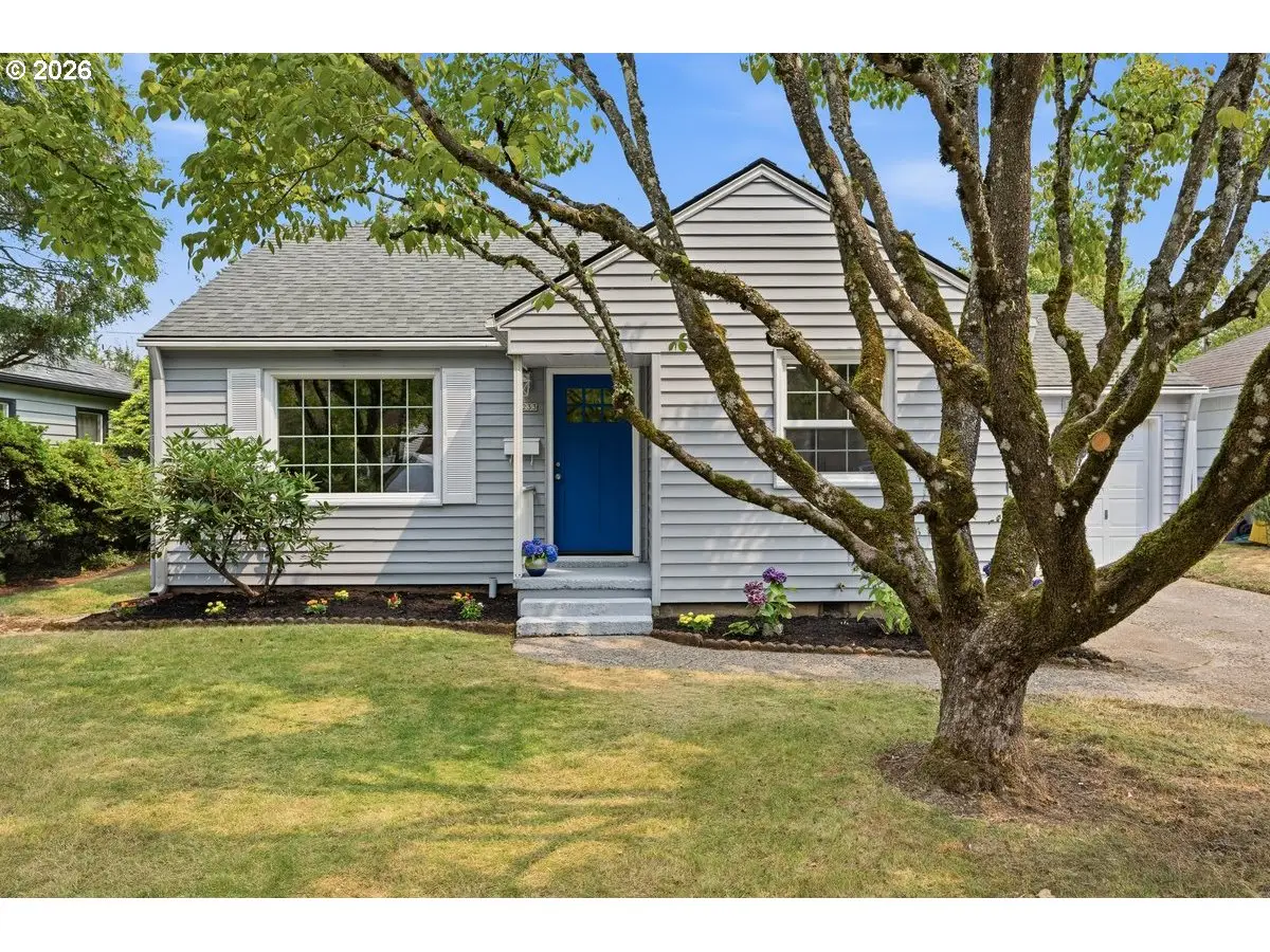 9233 SE Morrison St, Portland, OR 97216 - #1