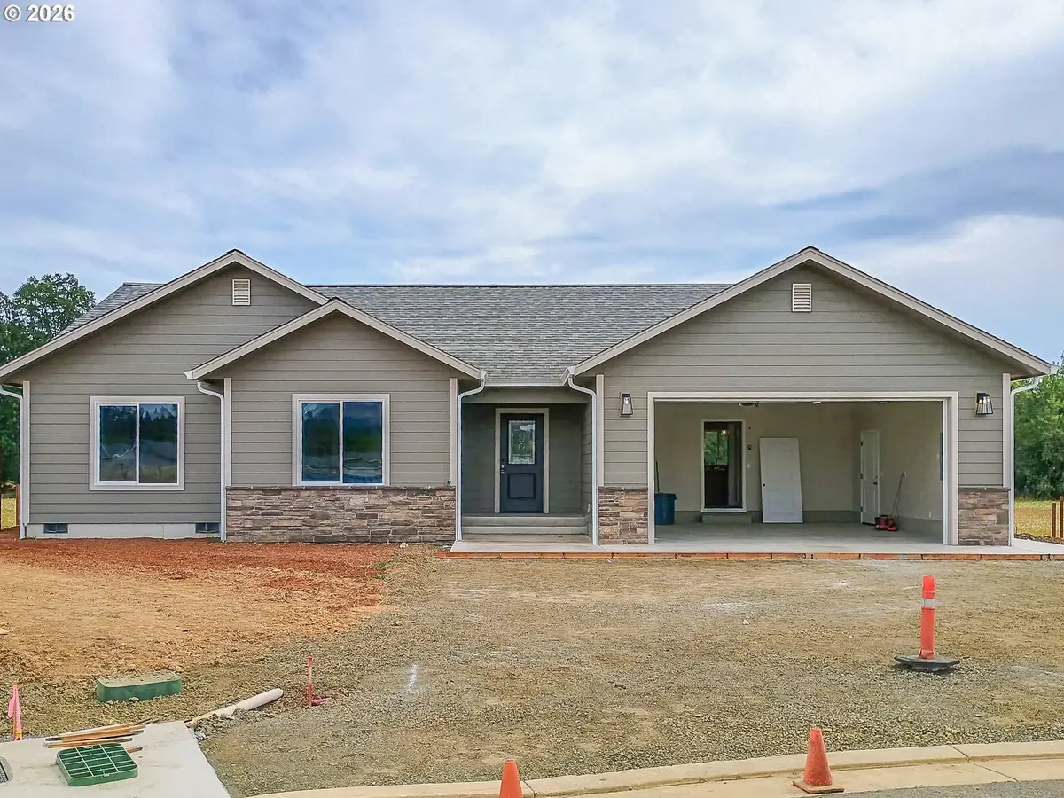 161 Collins Ct, Winston, OR 97496 - #1