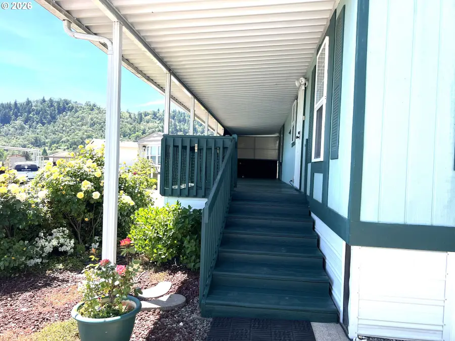 909 Shadow Ranch Ln, Roseburg, OR 97470 - #3