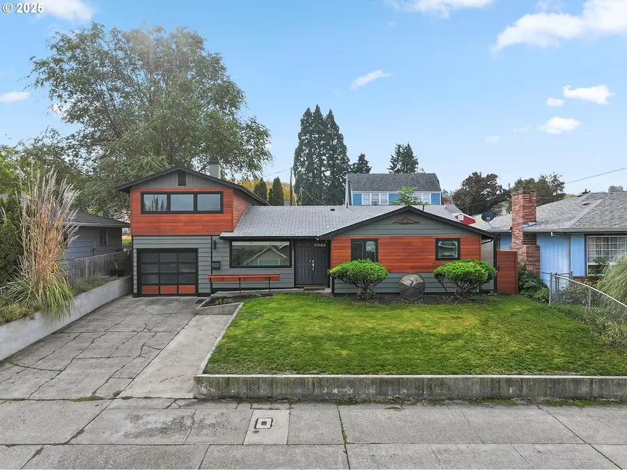 1520 E 9th St, The Dalles, OR 97058 - Image #2