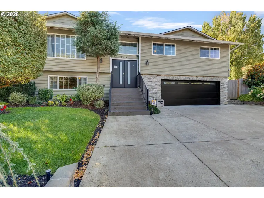 2074 SE Linden Pl, Gresham, OR 97080 - Image #2