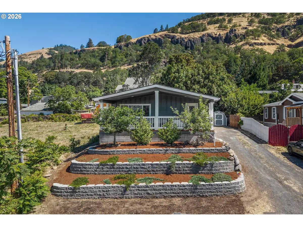 308 E Humboldt St, Bingen, WA 98605 - #1